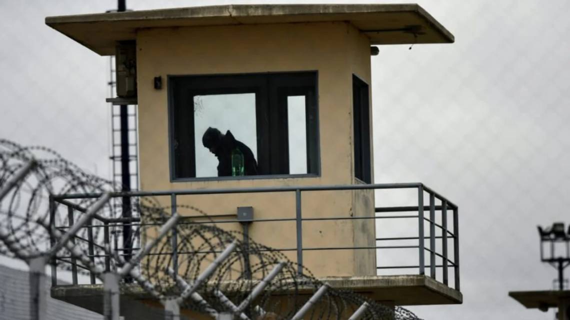 Un agente penitenciario fue detenido por ingresar celulares y droga a la cárcel de Piñero