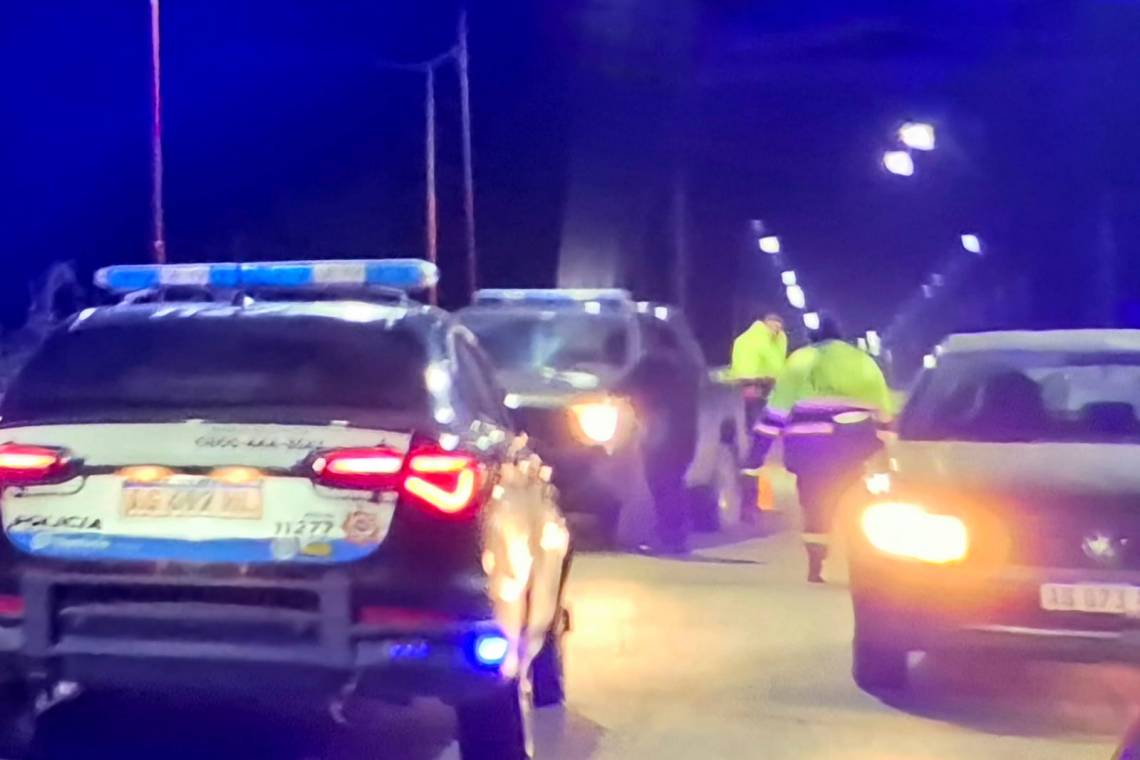 Otra moto accidentada en el puente Carretero: un joven de 21 años está en terapia intensiva