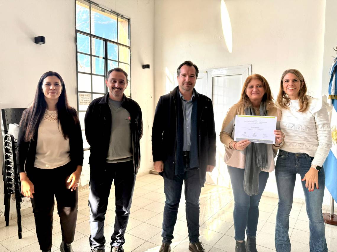 Primera entrega de certificados de la Ley Yolanda al personal municipal de nuestra ciudad