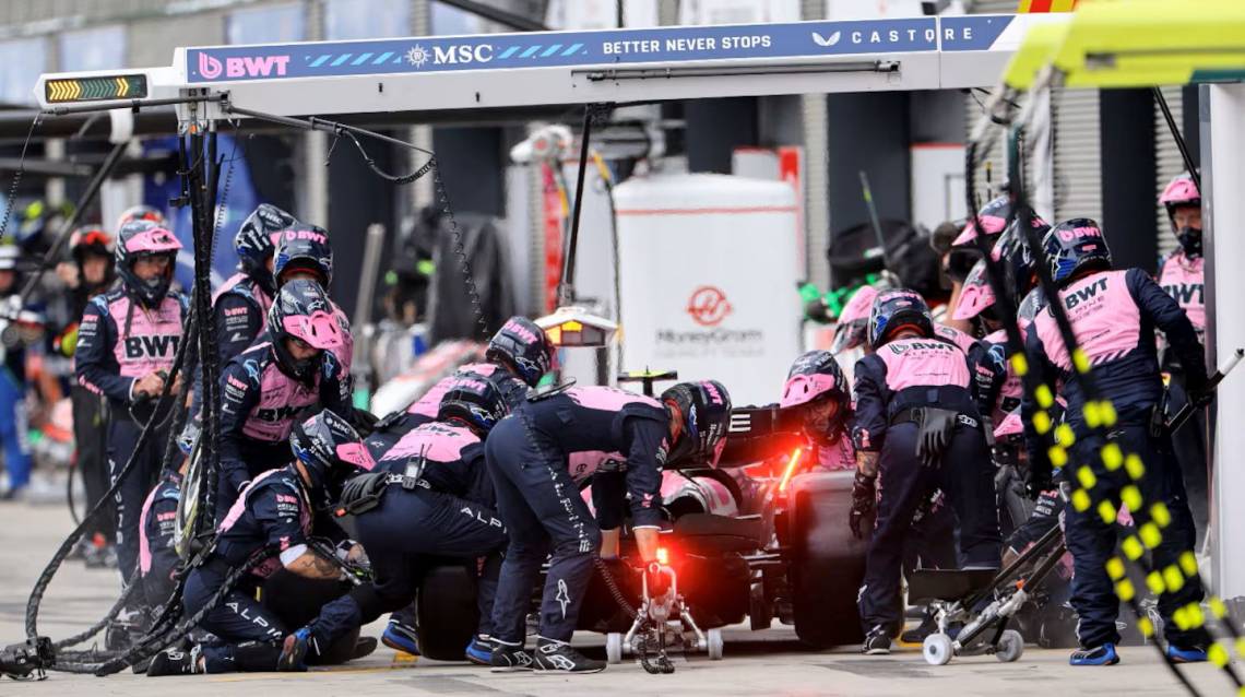 Tras un GP frustrante, Alpine inicia pruebas con un piloto de reserva y analiza errores en boxes.