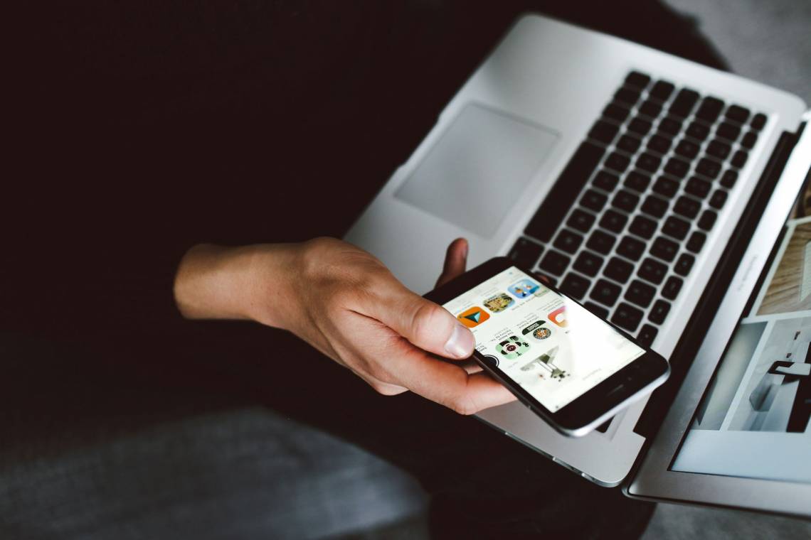 Apuestas en aplicaciones móviles frente a versiones de escritorio: lo que eligen los  apostantes en 2025