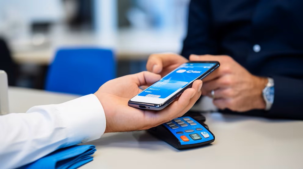 Tensión cambiaria: billeteras virtuales interrumpen operaciones con dólar oficial