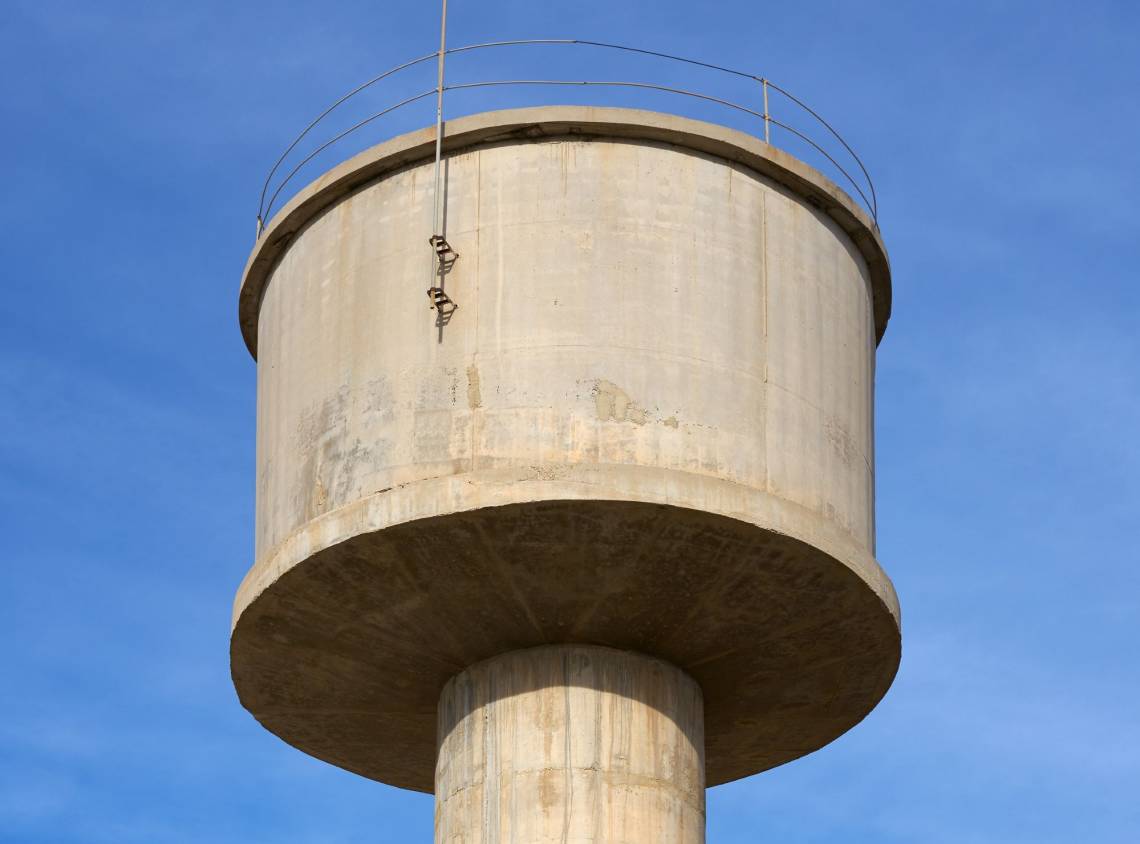 Cisterna Luján Oeste: esperan la llegada y montaje de equipos clave en los próximos días
