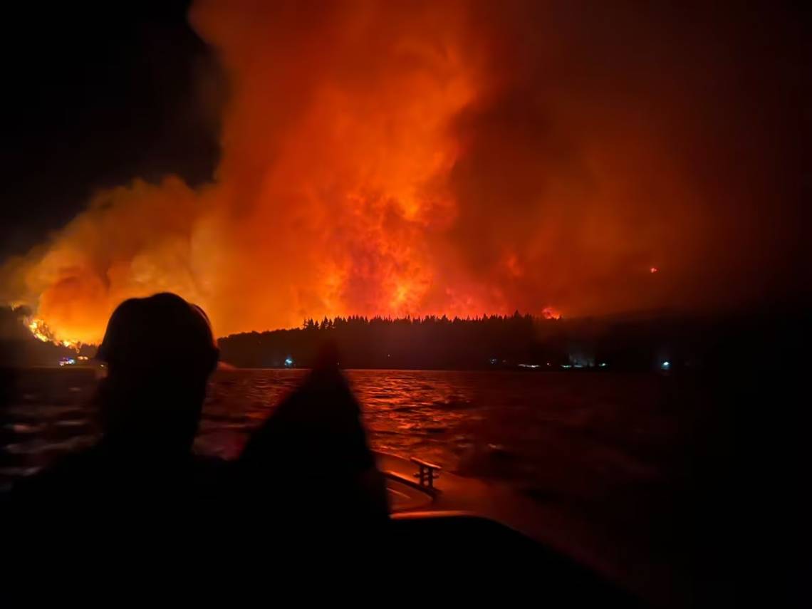 Grave incendio en Chubut: evacuaciones y viviendas destruidas en Puerto Patriada
