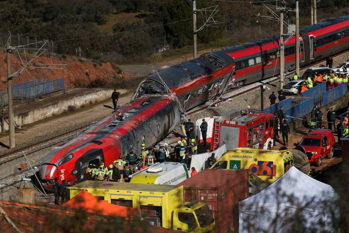 Tragedia ferroviaria en España: 39 muertos y más de 150 heridos por el choque de trenes en Córdoba