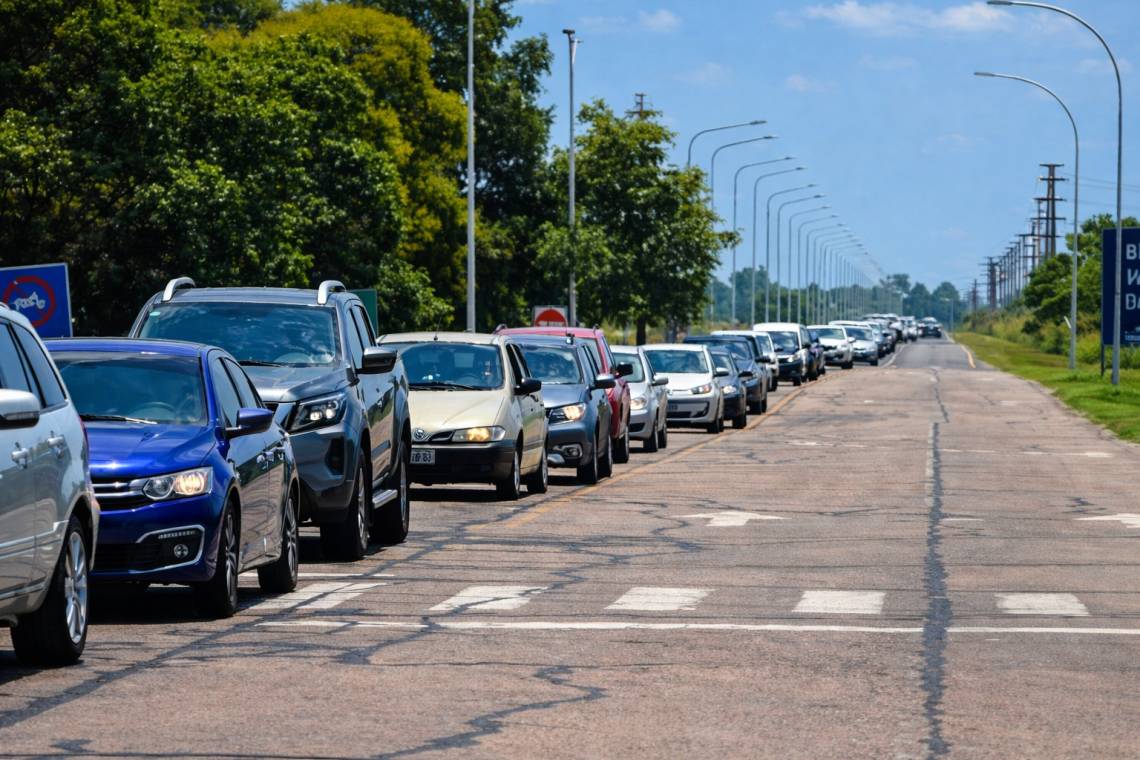 Caos y malestar en la Ruta 11 por los nuevos semáforos en el Parque Industrial