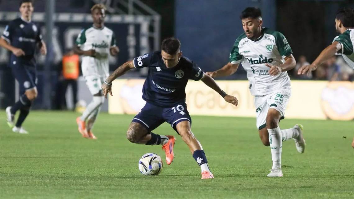 Independiente Rivadavia sigue imparable y manda en la Zona B del Apertura. (Crédito: UNO Mendoza)