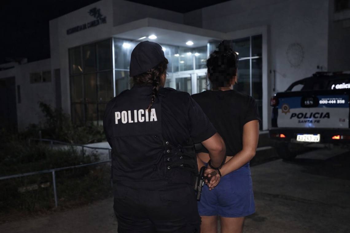 La mujer fue trasladada a la Subcomisaría 16. 