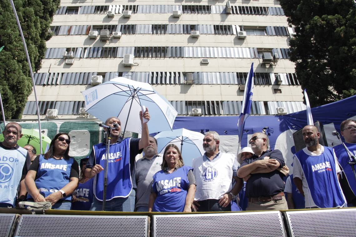 Paro y movilización en el inicio de clases: se profundiza el conflicto docente en la provincia
