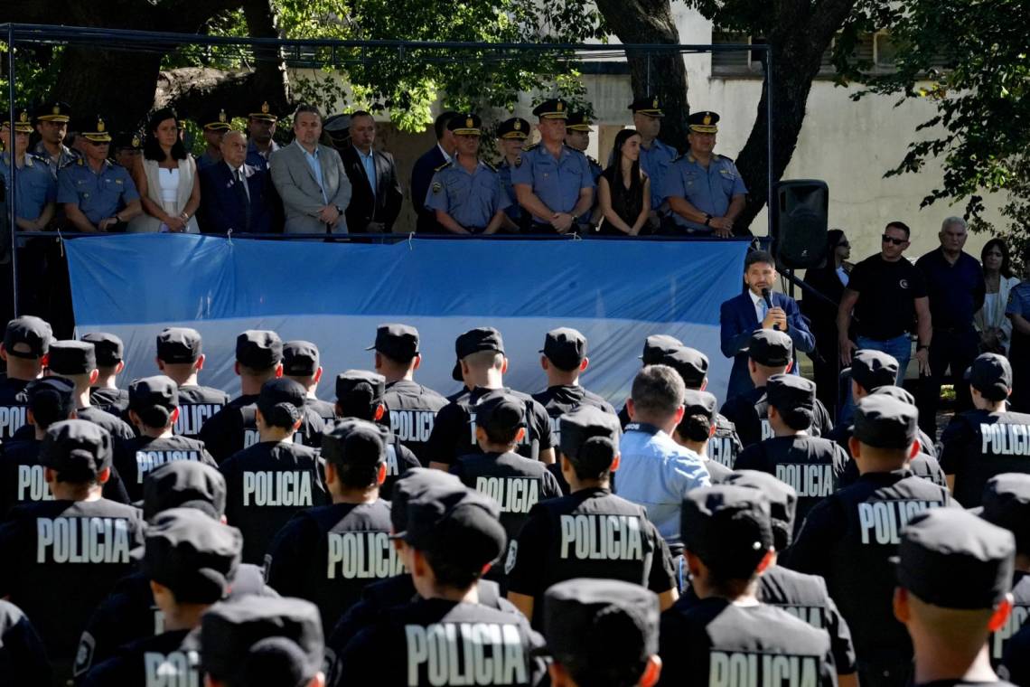 Pullaro encabezó el acto de puesta en funciones de 500 nuevos suboficiales de la Policía. (Foto: GSF)