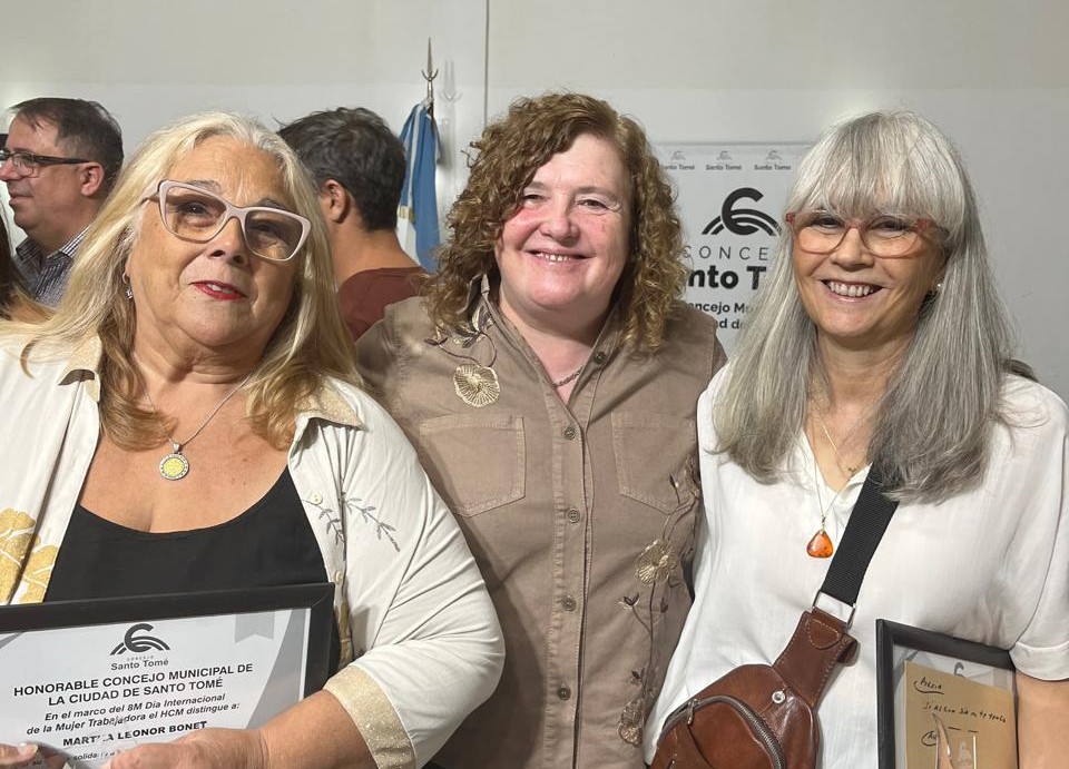 Alejandra Chena, junto a Martha Leonor Bonet y Cecilia Ángela Paván, en la sesión especial por el 8M.