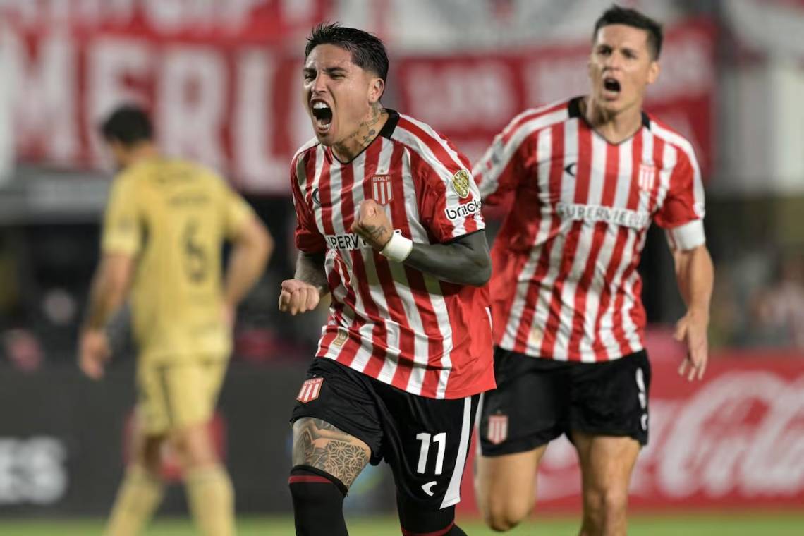 Entre errores y eficacia, Estudiantes ganó con un gol clave de Farías