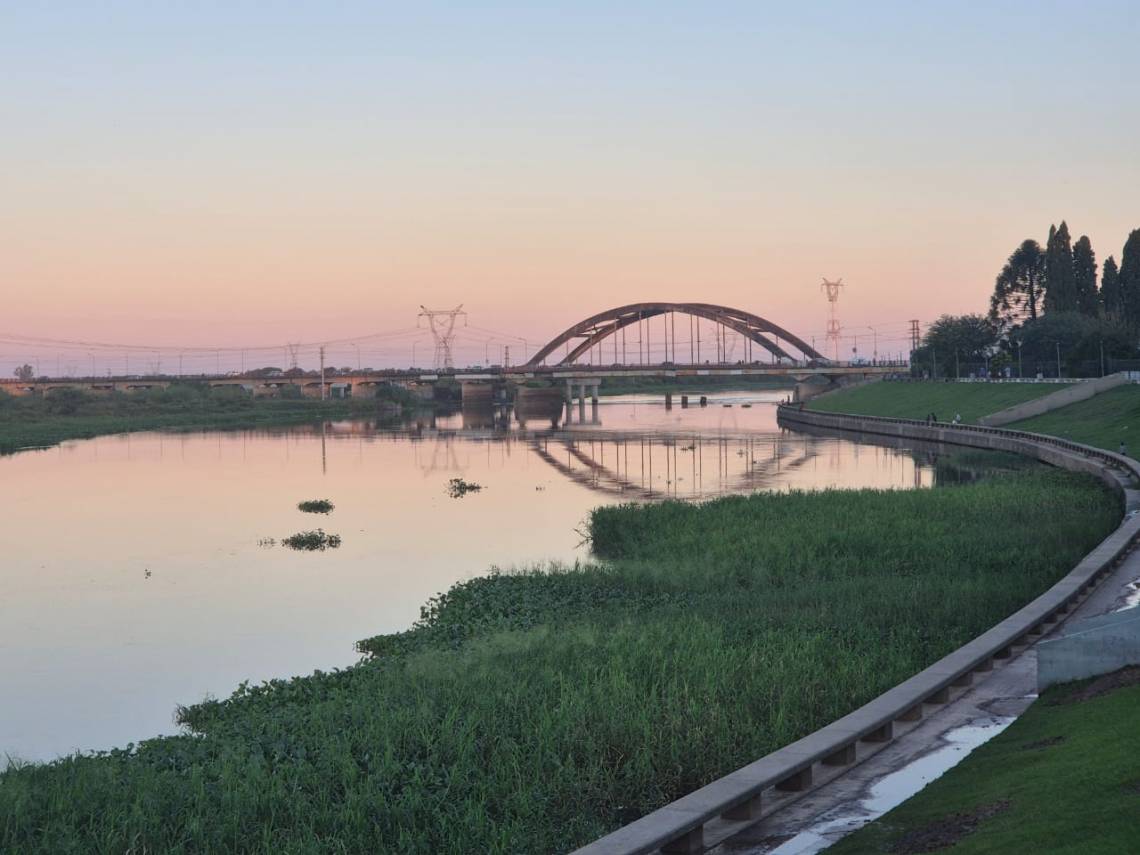 Provincia informó que refuerza el monitoreo de los ríos y lleva tranquilidad ante información difundida en aplicaciones