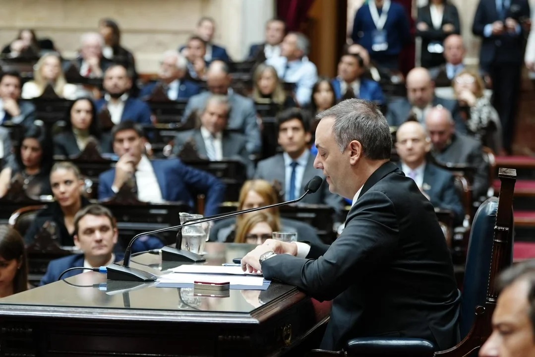 “No cometí ningún delito”: Adorni se defiende en el Congreso y descartó renunciar