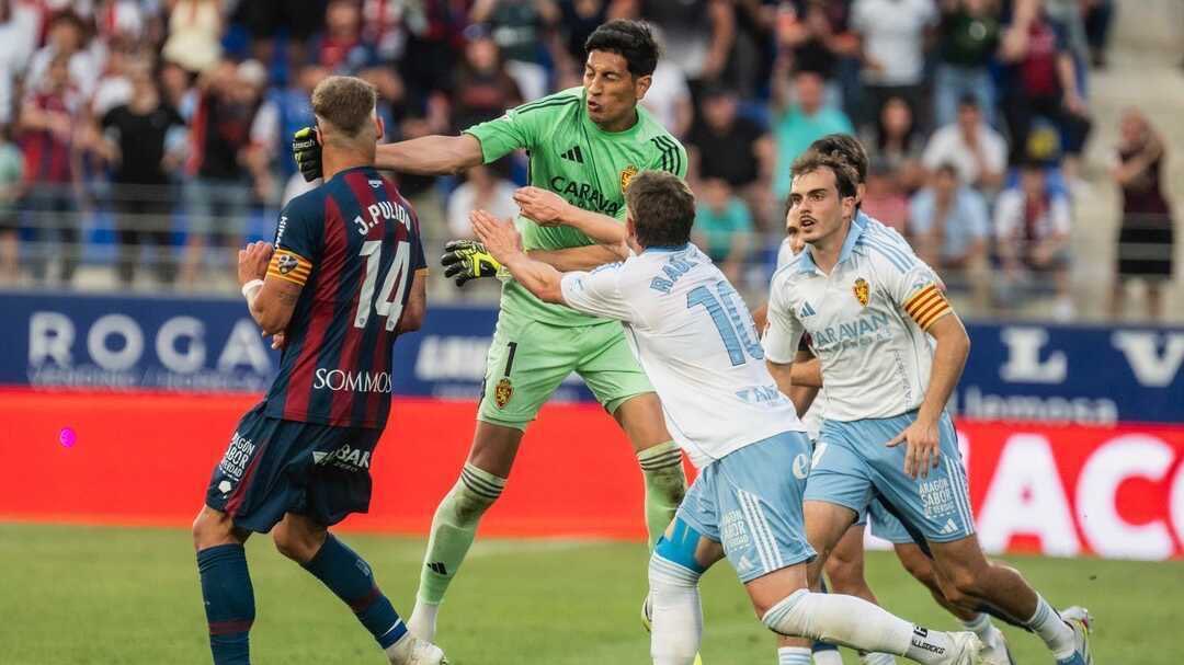 Esteban Andrada recibió 13 fechas de suspensión por agredir a un rival