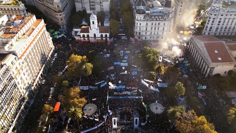 La cuarta Marcha Federal Universitaria tuvo una movilización masiva en Buenos Aires. (Fotos: Infobae)