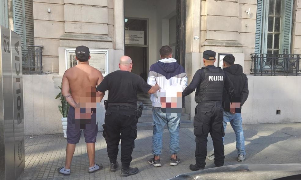 Los sujetos fueron trasladados a la Comisaría 1ra. de Santa Fe.