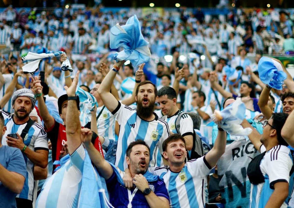 El gobierno argentino enviará a Estados Unidos la lista de simpatizantes que no pueden ingresar a estadios de fútbol.