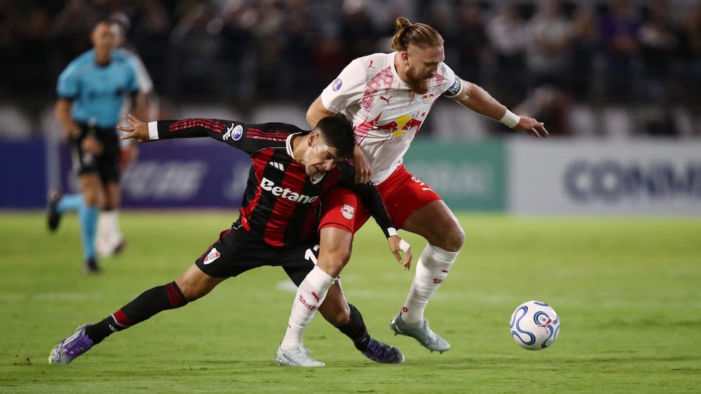 River se juega ante Bragantino la posibilidad de asegurar el primer puesto en su grupo.