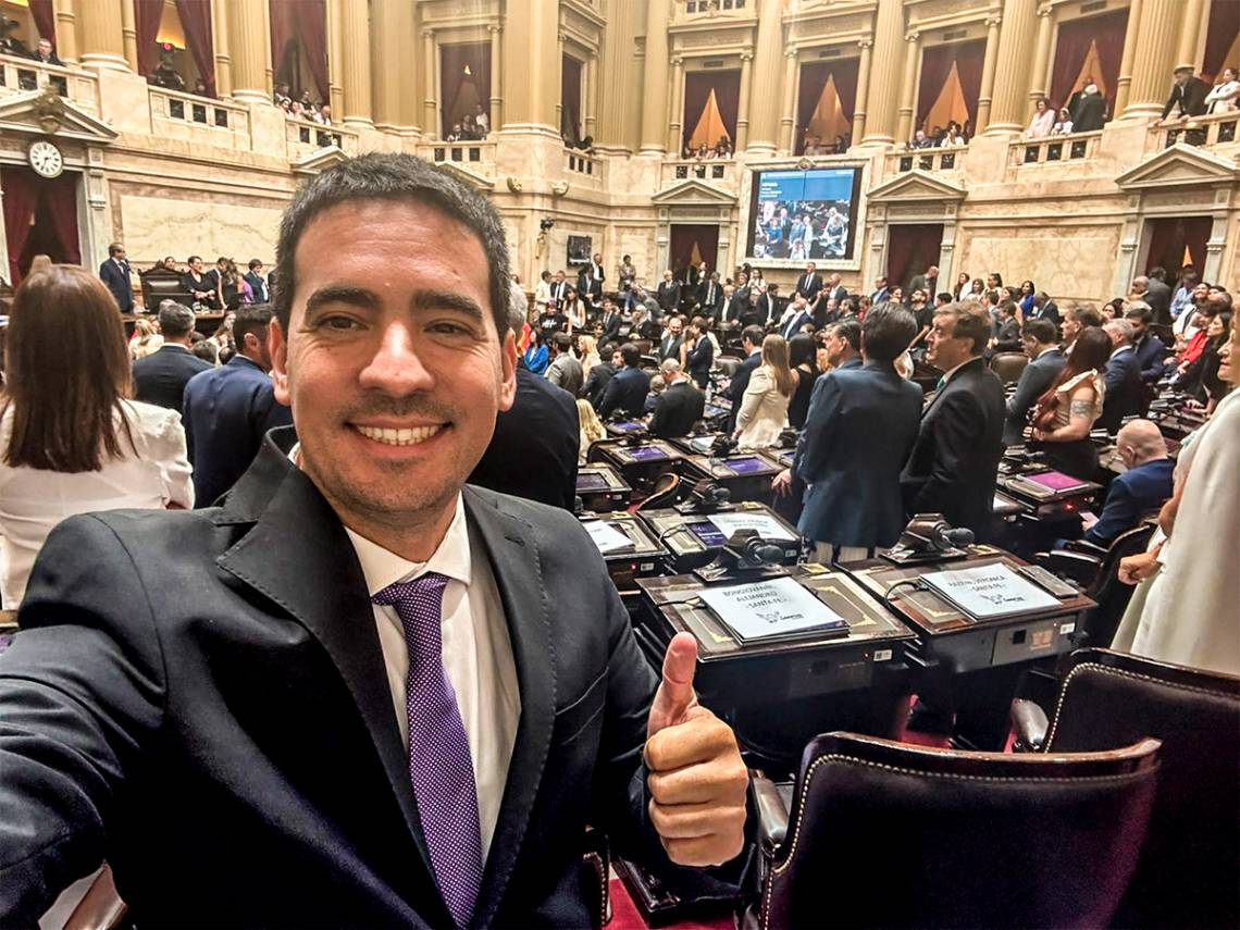 Designaron al economista Adrián Ravier como nuevo vocero presidencial