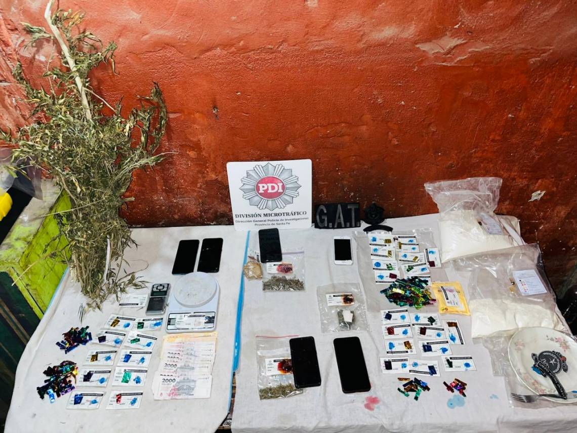 Parte de los elementos secuestrados en el operativo simultáneo que se realizó en nuestra ciudad y Santa Fe.