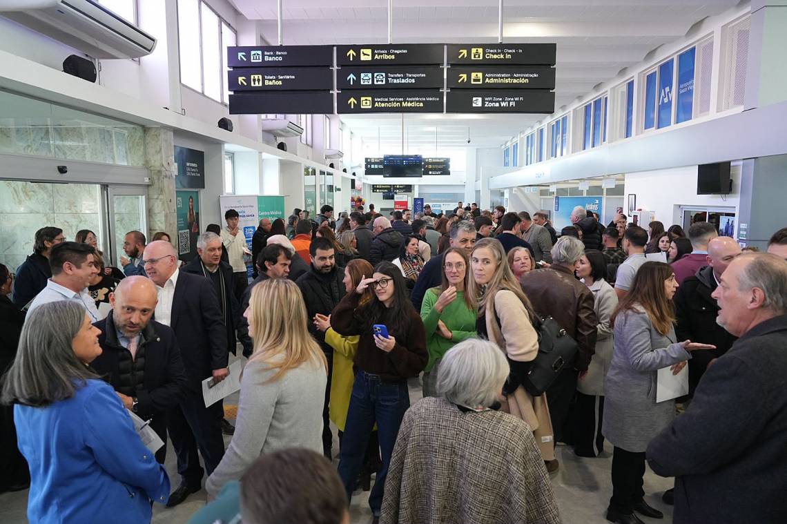Anunciaron un vuelo regular de Sauce Viejo a Florianópolis para el verano