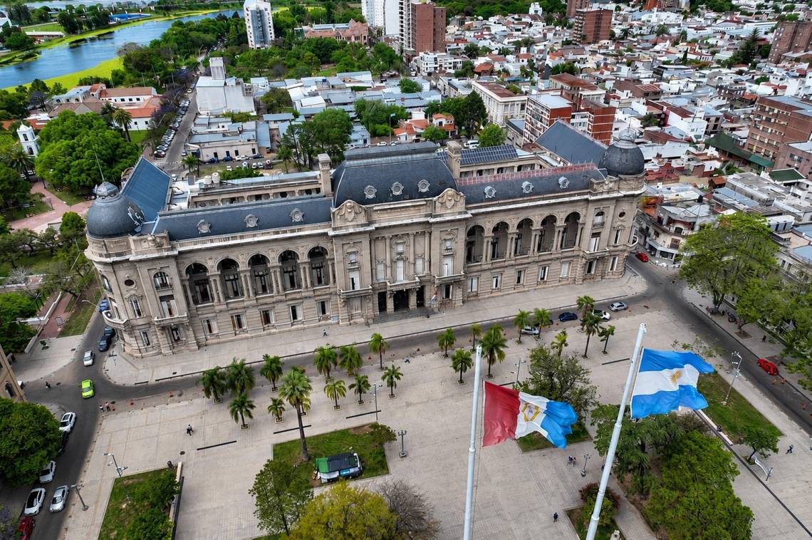 La Provincia prevé reabrir las paritarias en la segunda quincena de julio