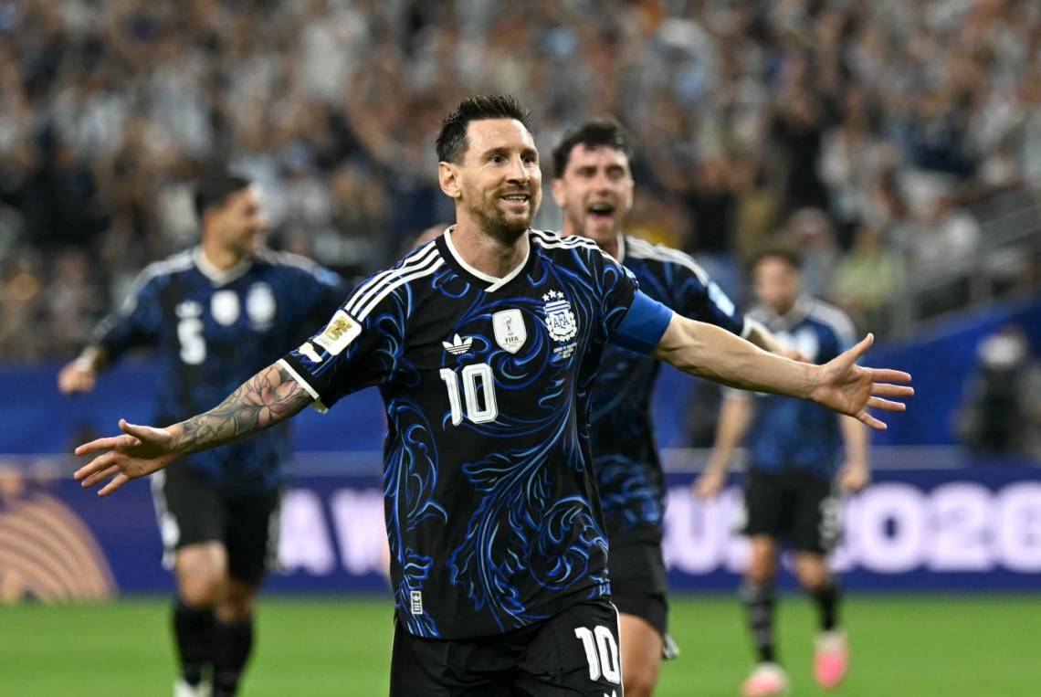 Argentina cerró su grupo con puntaje ideal y otra pincelada de Messi.