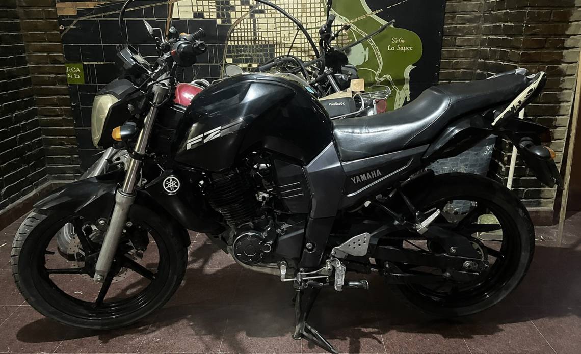 La motocicleta recuperada por la Policía durante el procedimiento realizado sobre el Puente Carretero quedó secuestrada en la Comisaría 12.