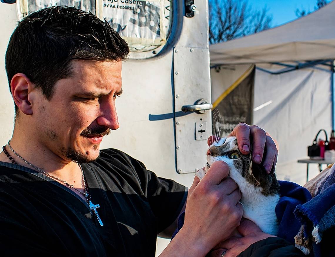 La última jornada de atención veterinaria de junio se desarrolló el sábado en barrio Sarmiento. (Foto: MST)
