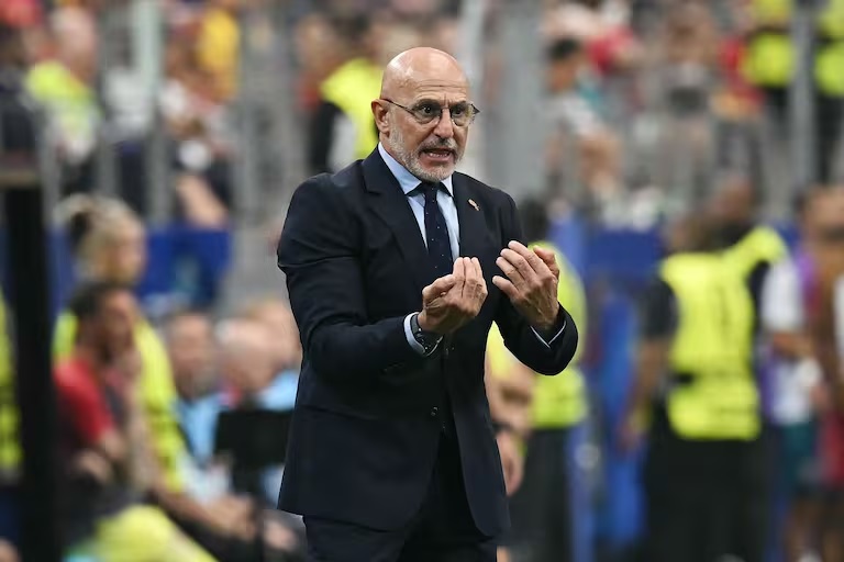 Luis De la Fuente, DT de España y admirador de Lionel Scaloni y Gustavo Alfaro (Crédito: PAUL ELLIS - AFP)