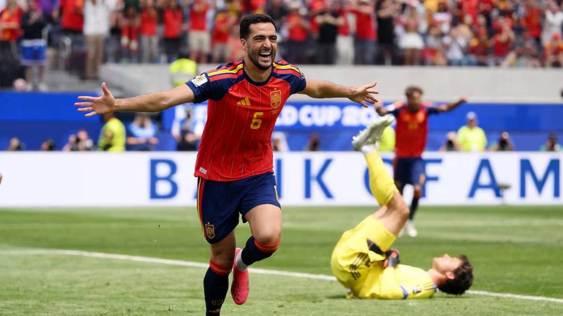 España ganó sobre la hora y jugará la semifinal ante Francia