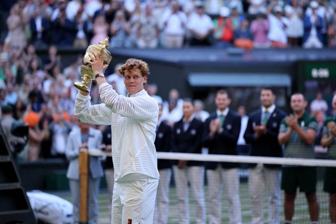 Jannik Sinner volvió a hacer historia y retuvo el título de Wimbledon.