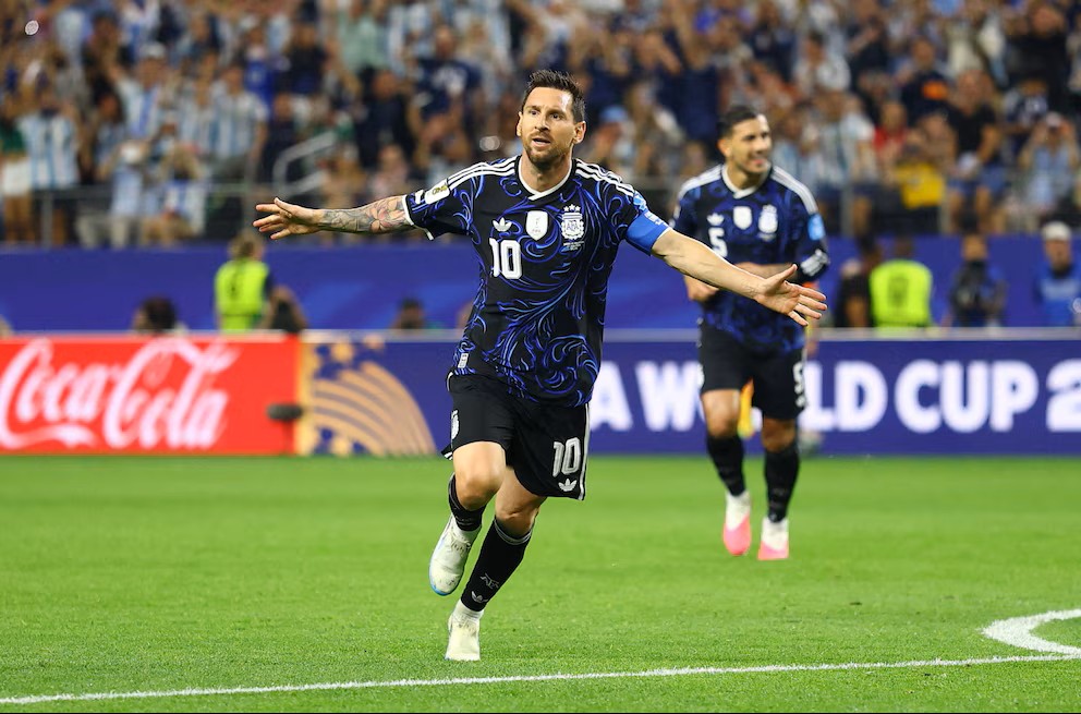 Confirmado: Argentina usará la camiseta azul frente a Inglaterra en la semifinal del Mundial.