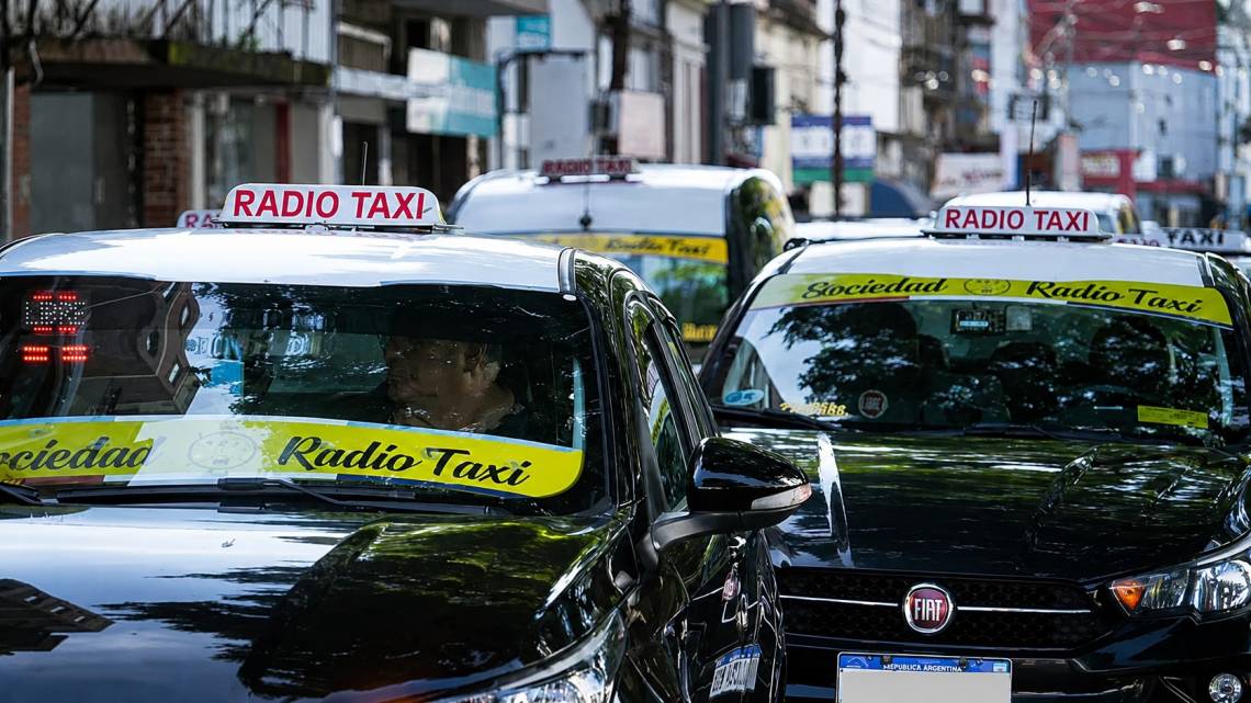 Entró en vigencia el nuevo cuadro tarifario para los taxis en la ciudad de Santa Fe. (Crédito: Aire Digital)
