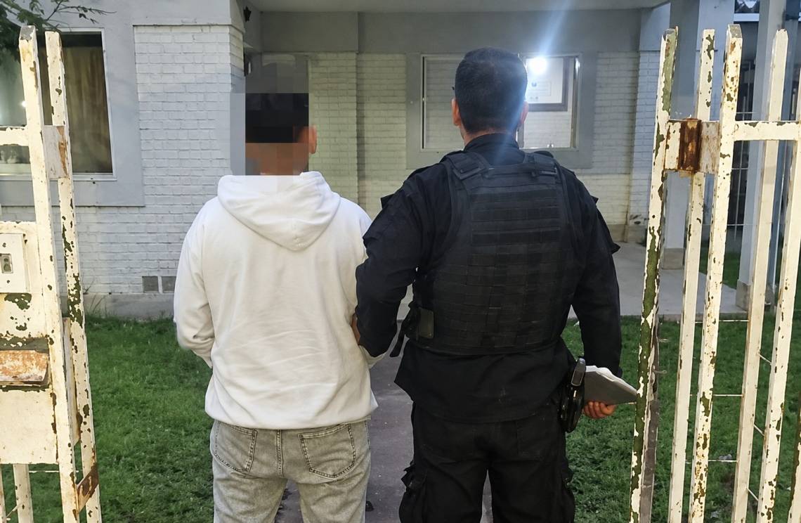 Un joven fue detenido luego de un incidente con amenazas en un domicilio. 