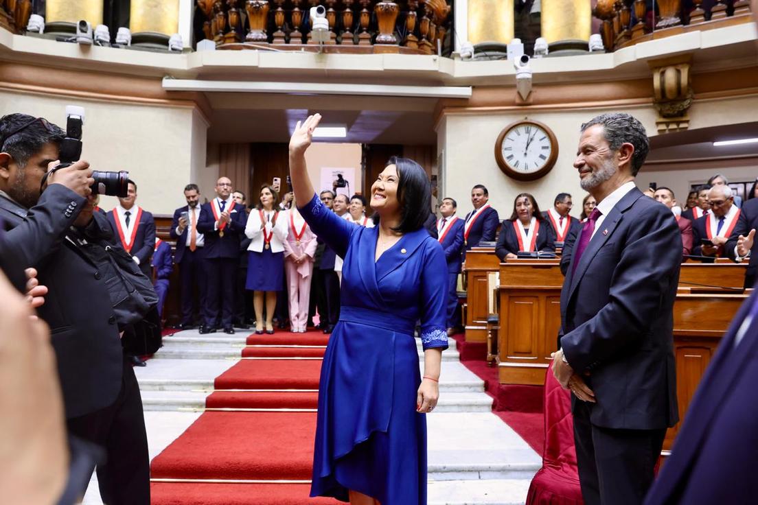 Keiko Fujimori asumió la Presidencia de Perú con promesas de seguridad, crecimiento y reformas del Estado
