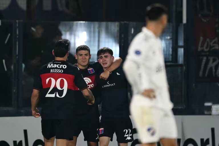 Tigre sufrió hasta el final, pero selló su pase a los octavos de la Sudamericana
