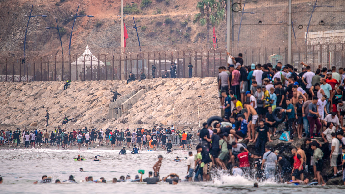 España reforzó la seguridad en Ceuta en medio de una histórica crisis migratoria. (Crédito: Antonio Sempere / AP)