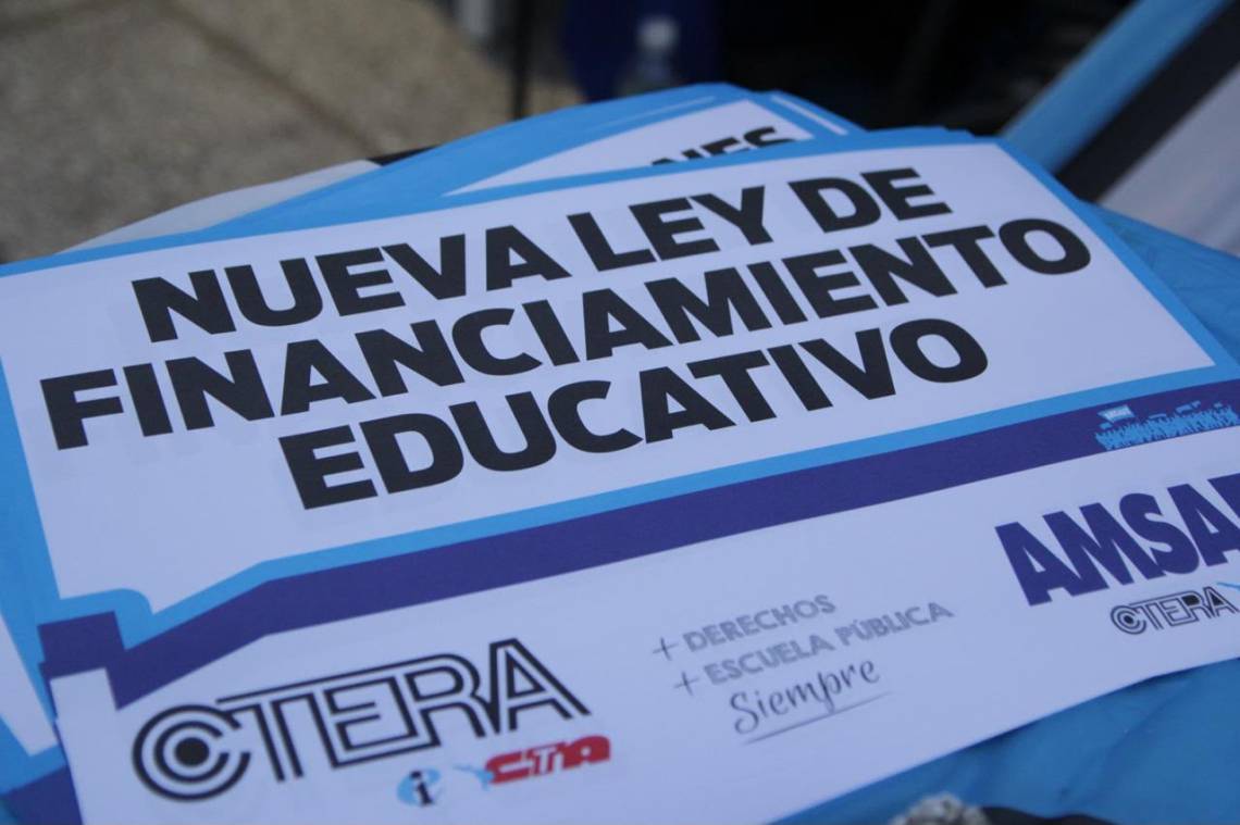 Paro nacional docente: AMSAFE repudió el descuento salarial dispuesto por la Provincia