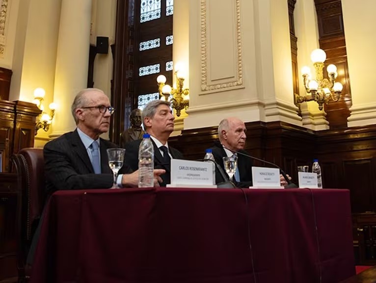 La Corte Suprema limitó el uso de los DNU y ratificó que el Ejecutivo no puede reemplazar al Congreso