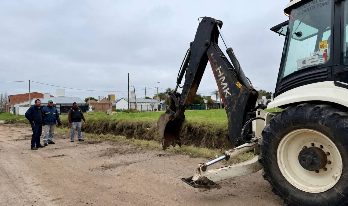 El intendente Miguel Weiss Ackerley supervisó las tareas de limpieza. (Crédito: MST)