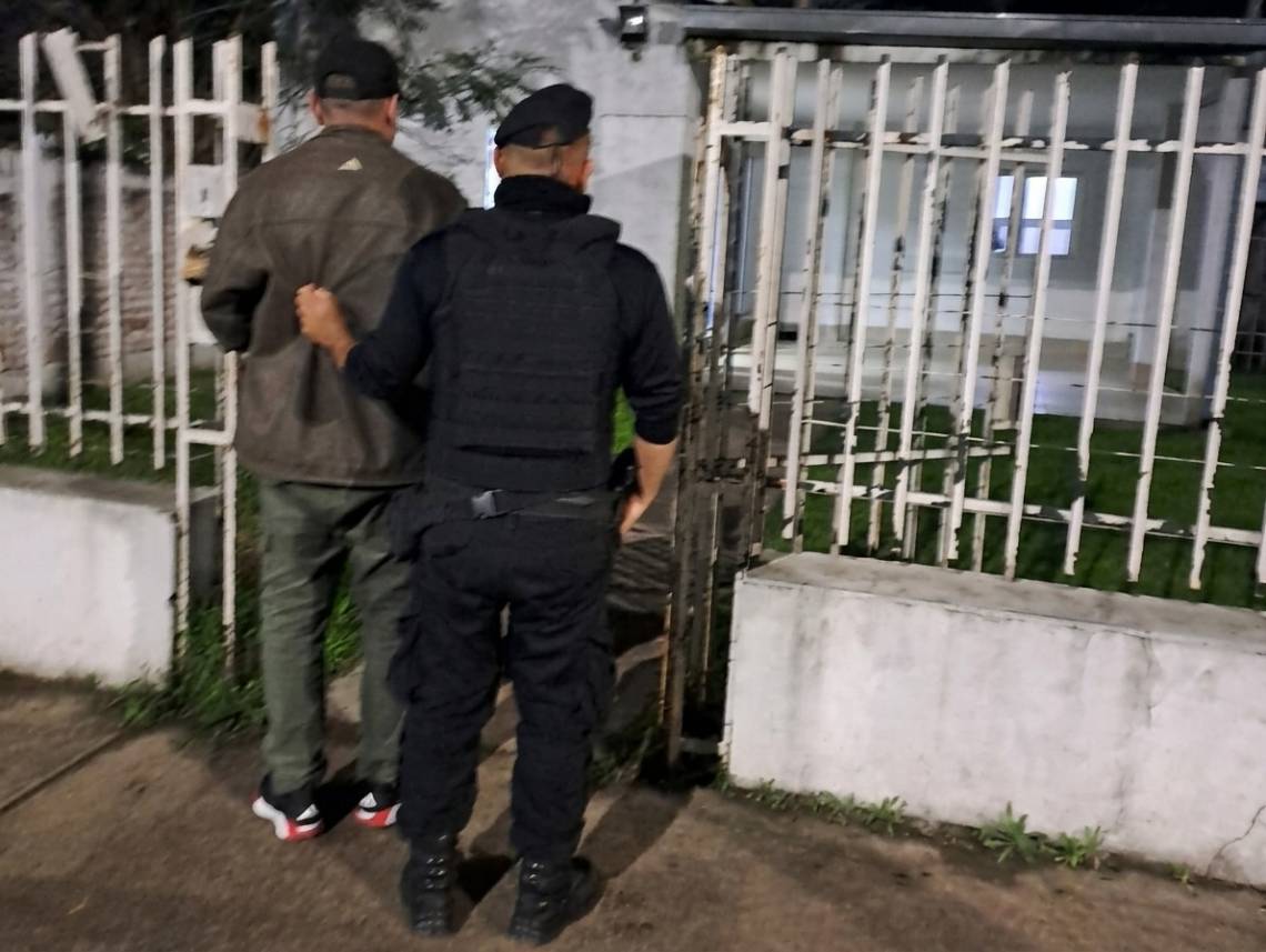 El hombre fue trasladado a la Comisaría 23ra.