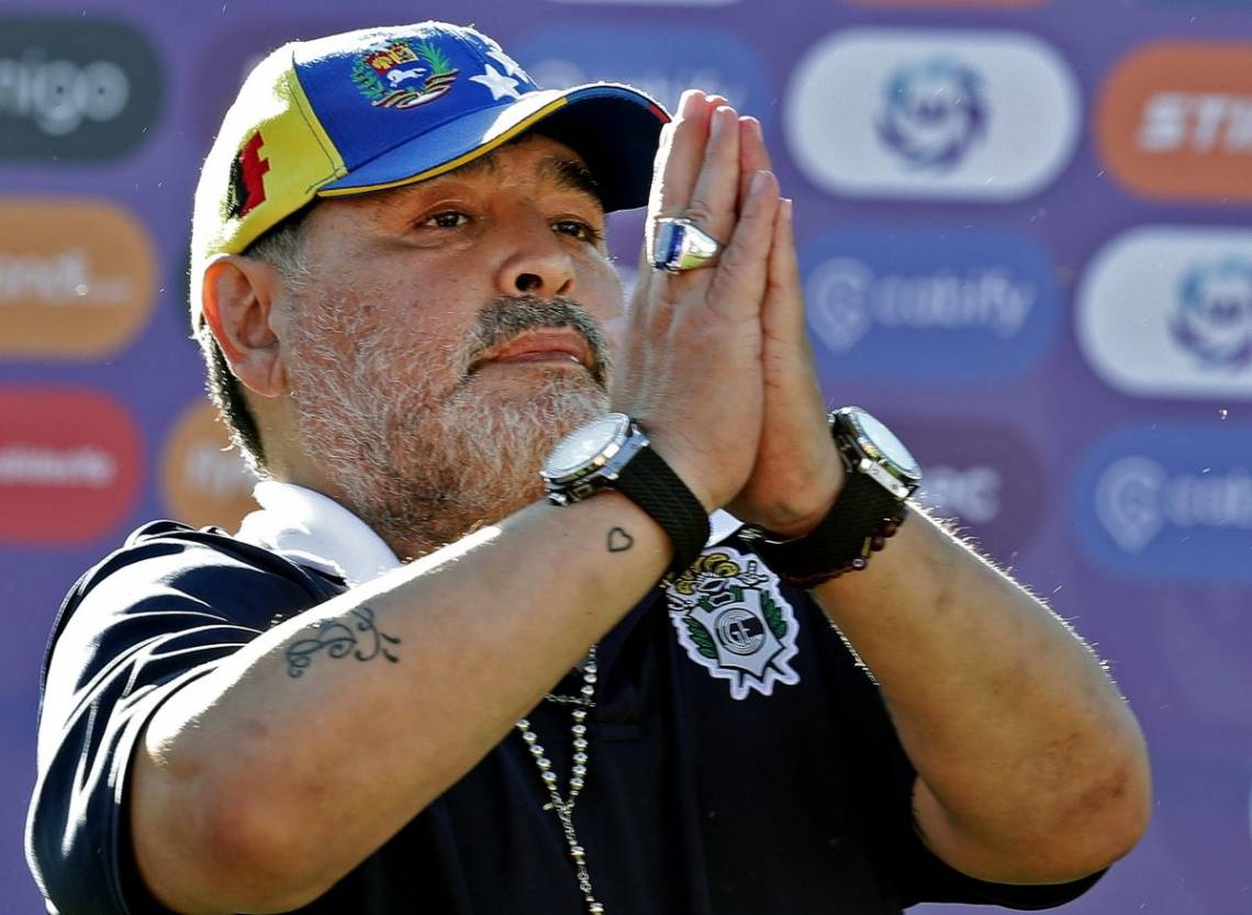 Escándalo en el juicio por la muerte de Maradona: la junta médica analizó por error estudios de su padre