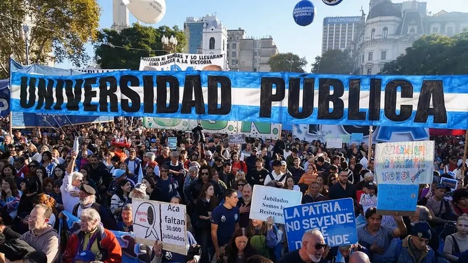 Docentes universitarios anunciaron un paro nacional de 48 horas para el 27 y 28 de agosto