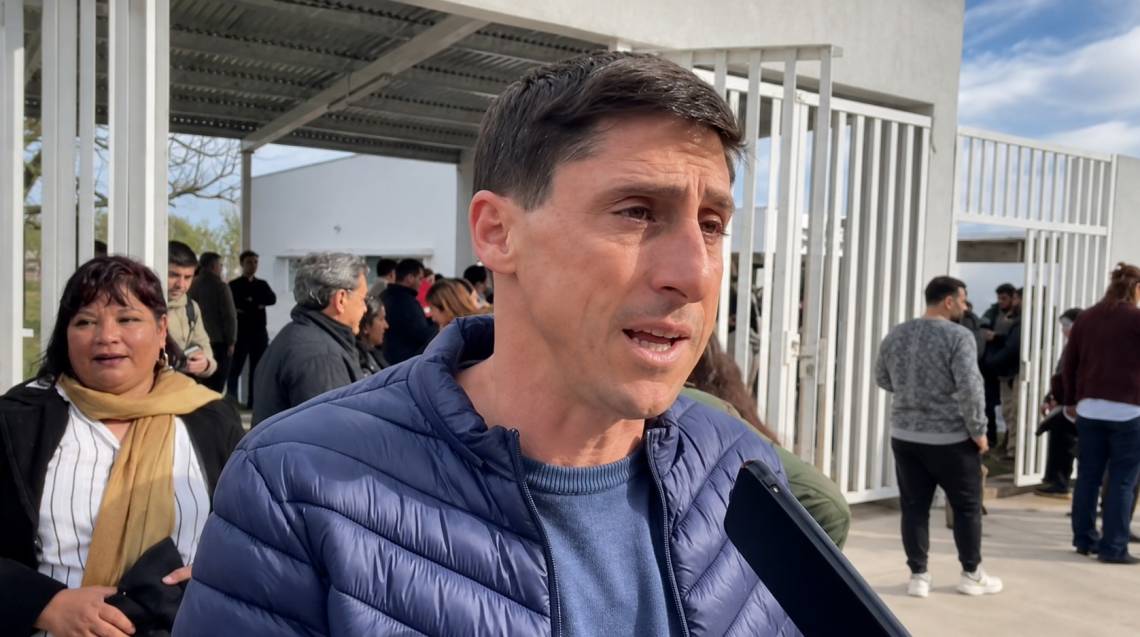 El senador Paco Garibaldi, durante la inauguración del Centro de Salud. (Crédito: STD)