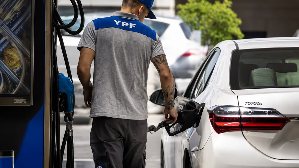 La venta de combustibles acumula seis meses consecutivos de caída.