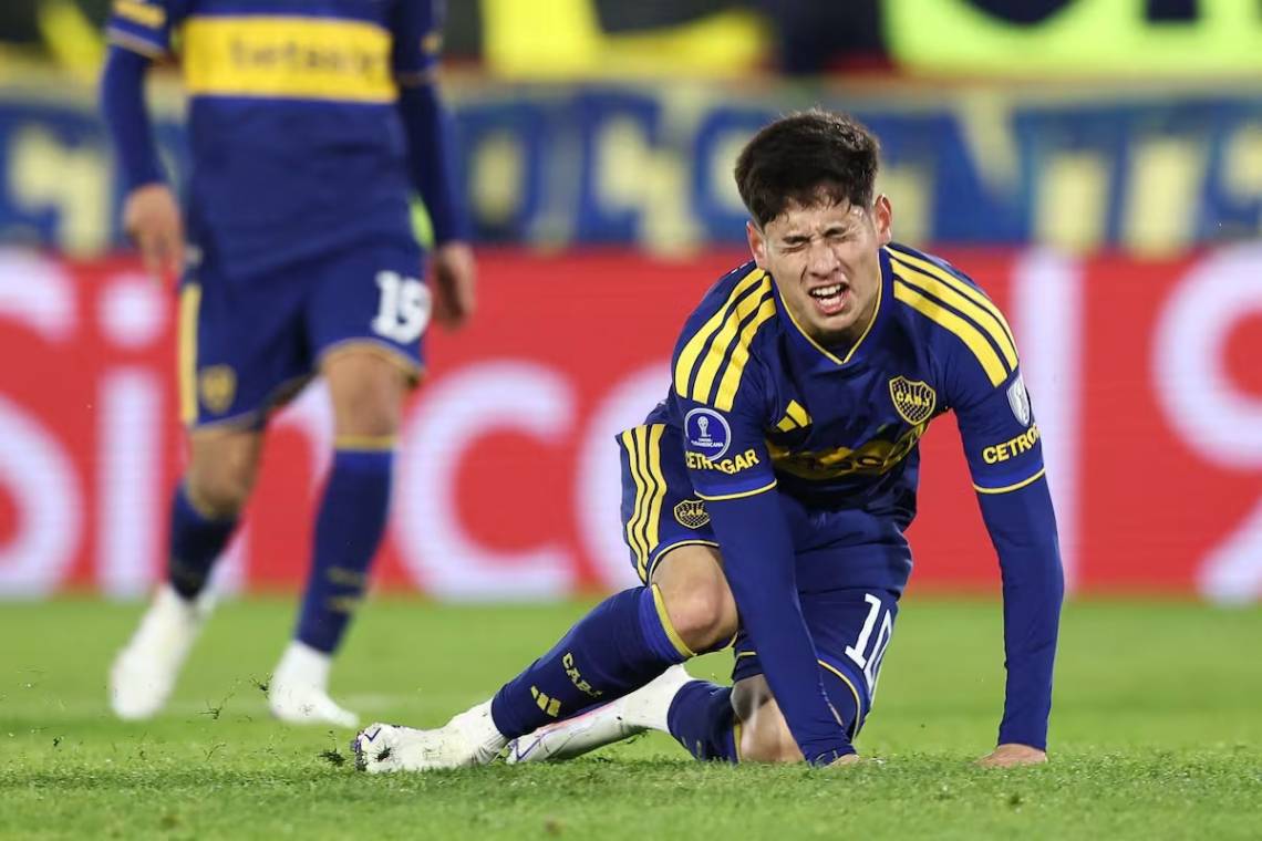 Tomás Aranda sufrió una fractura de peroné y deberá pasar por el quirófano. (Crédito: AFP)