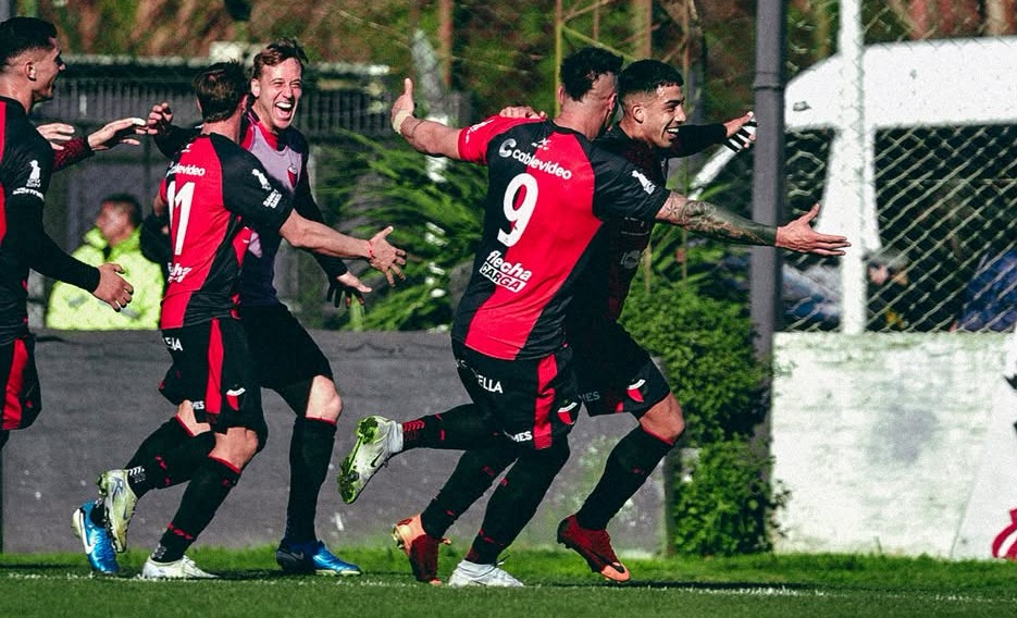 El Colón de Delfino va por más: visita a Racing en busca del cuarto triunfo al hilo