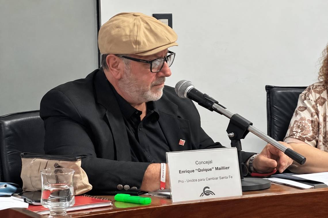 Enrique Maillier defendió el traspaso del servicio de agua y cloacas a ASSA. (Crédito: Concejo Municipal)